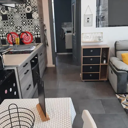 Petite Maison Sympathique Plein De Charme Beychac-et-Caillau Esterno foto